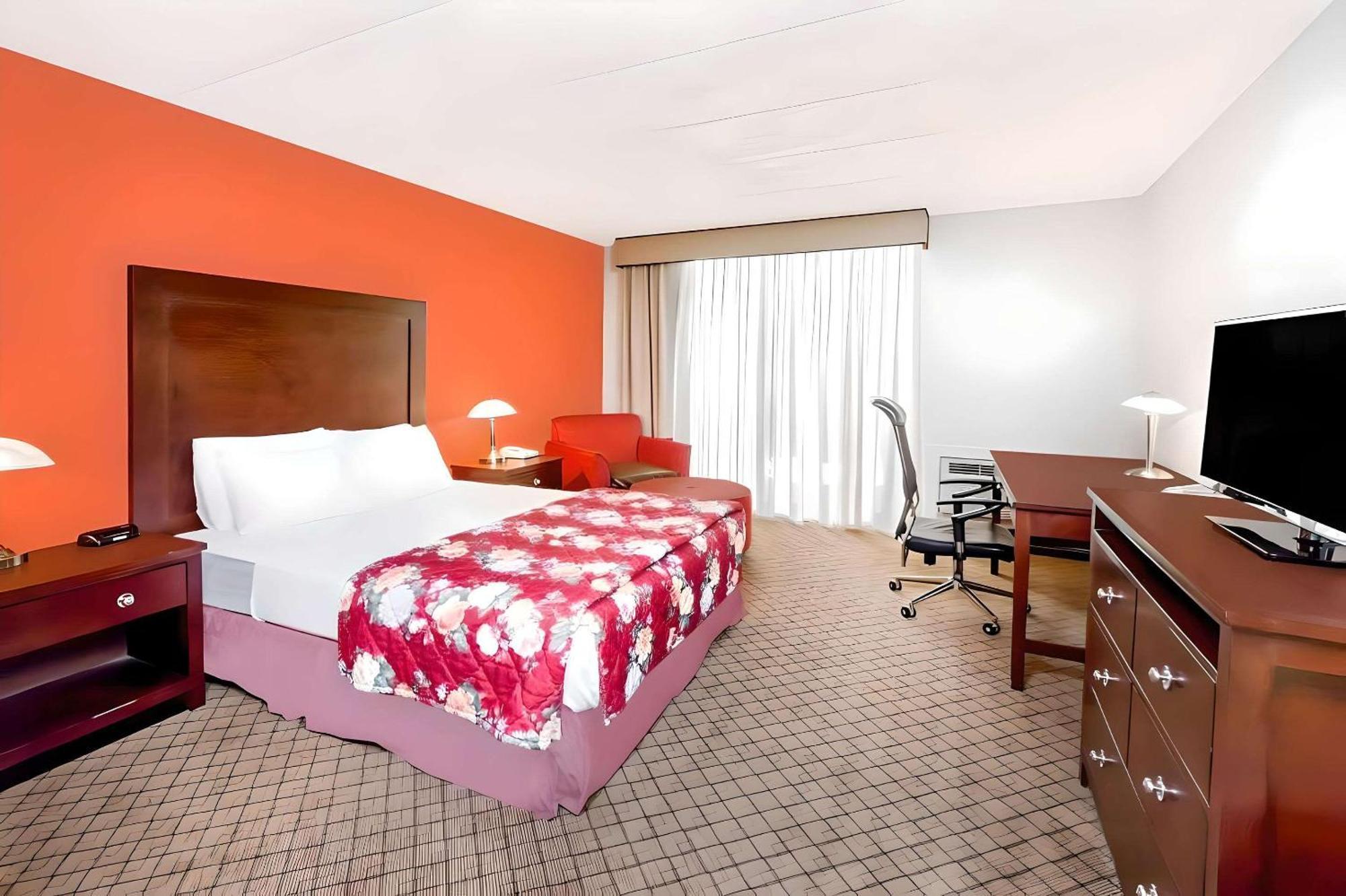Clarion Hotel Лансинг Екстер'єр фото